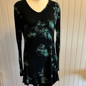 Doublju Black and Green Tie-Dye Tunic Top